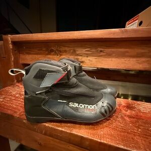 Saloman Escape Prolink Men’s Cross Country Ski Boots size 8.5